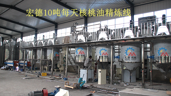<a href=http://www.fspayy.com/chanpin target=_blank class=infotextkey>精煉設(shè)備</a>安裝現(xiàn)場
