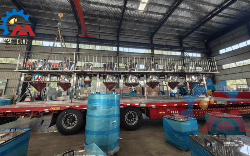 宏德<a href=http://www.fspayy.com/jinglian/ target=_blank class=infotextkey>精煉油設(shè)備</a>廠家